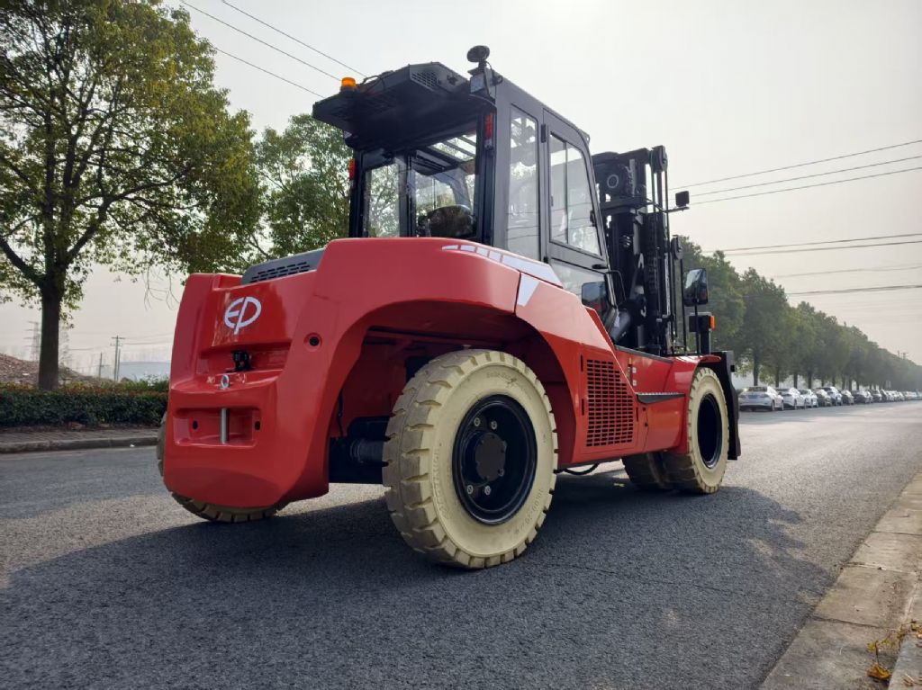 EP-EFL1203-HV-6-Elektro 4 Rad-Stapler-www.sta-tech.de