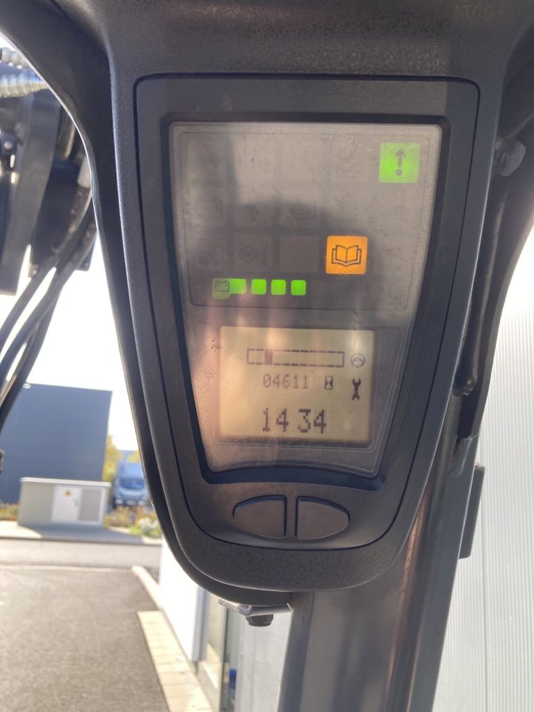 Linde-E16-02-Elektro 3 Rad-Stapler-www.sta-tech.de