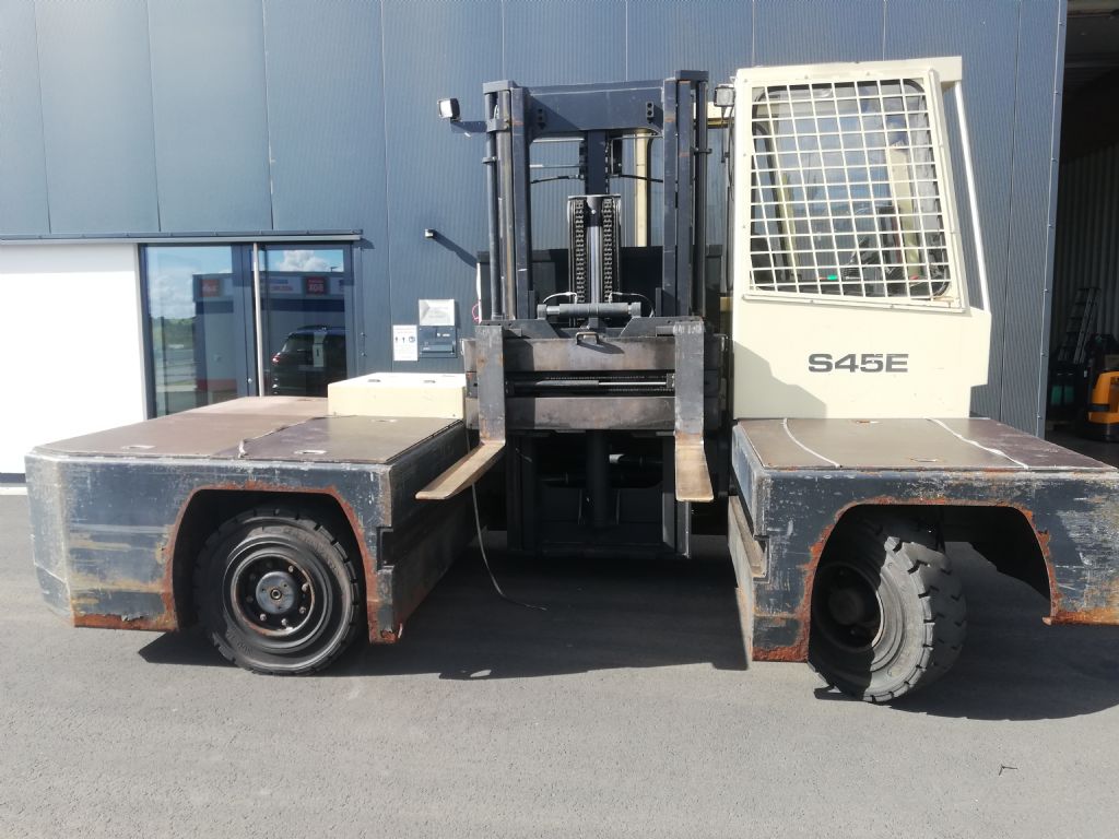 Hubtex-S45E - Batterie 2019-Seitenstapler-www.sta-tech.de