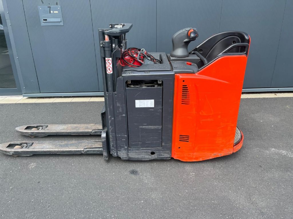 Linde-D12 HP SP-Fahrerstandstapler-www.sta-tech.de