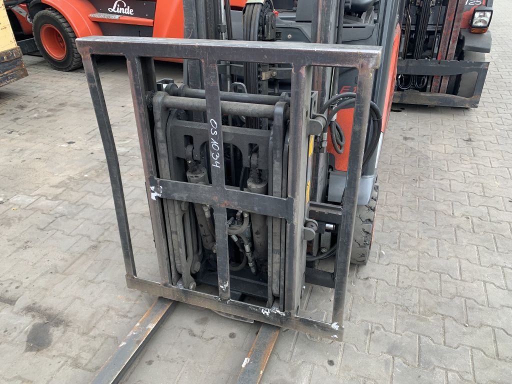 Kaup 1T141S  Сталкиватель груза www.superlift-forklift.com