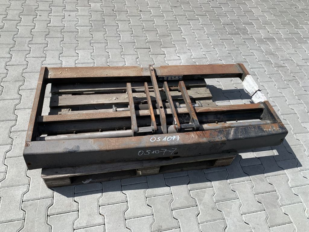 Cascade 100G-FRS-218 Fork positioners www.superlift-forklift.com