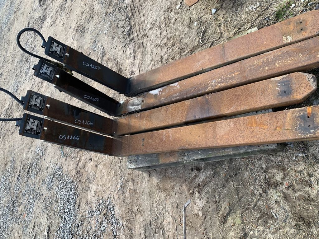 Kooi RG4-45-1550 Hydraulic Telescopic Fork Arms www.superlift-forklift.com