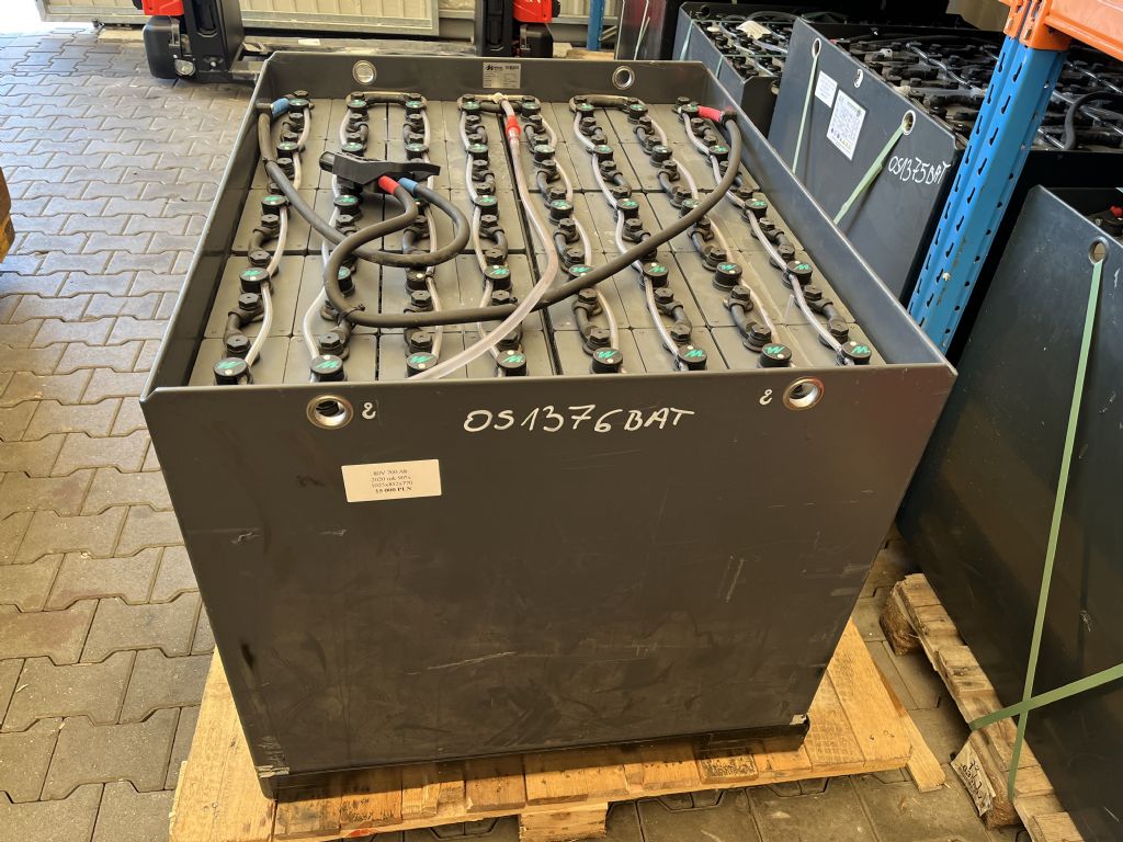 *Sonstige 80V 700 Ah Drive battery www.superlift-forklift.com