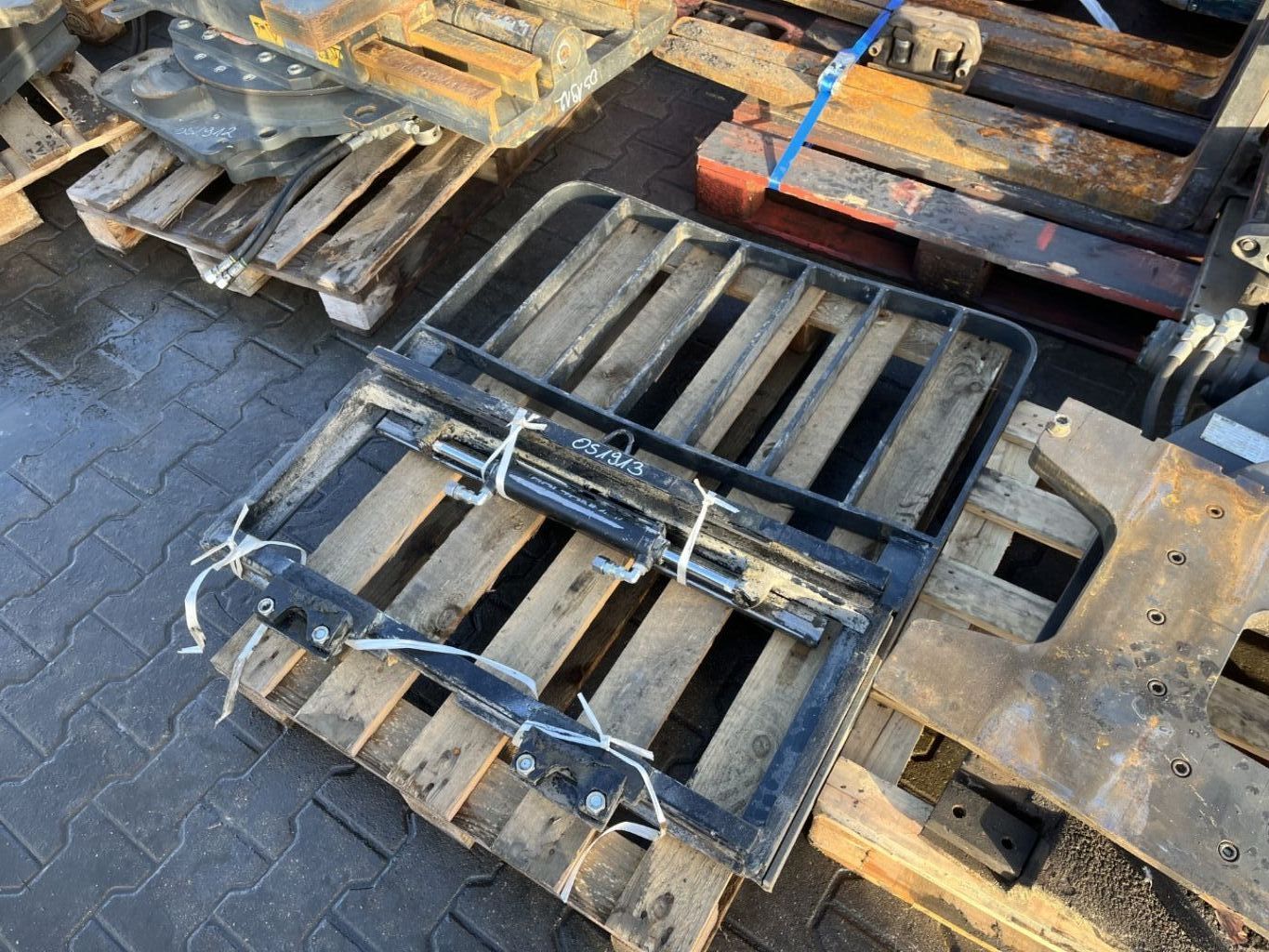 Bolzoni HN40980 Seitenschieber www.superlift-forklift.com