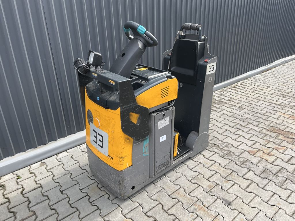 Jungheinrich EZS130 Tow Tractor www.superlift-forklift.com