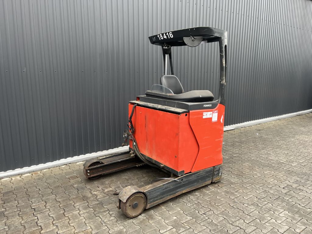 Linde R14 Reach Truck www.superlift-forklift.com