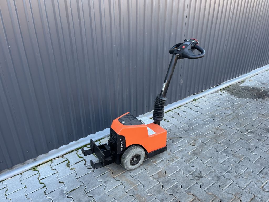 BT TWE150 Tow Tractor www.superlift-forklift.com