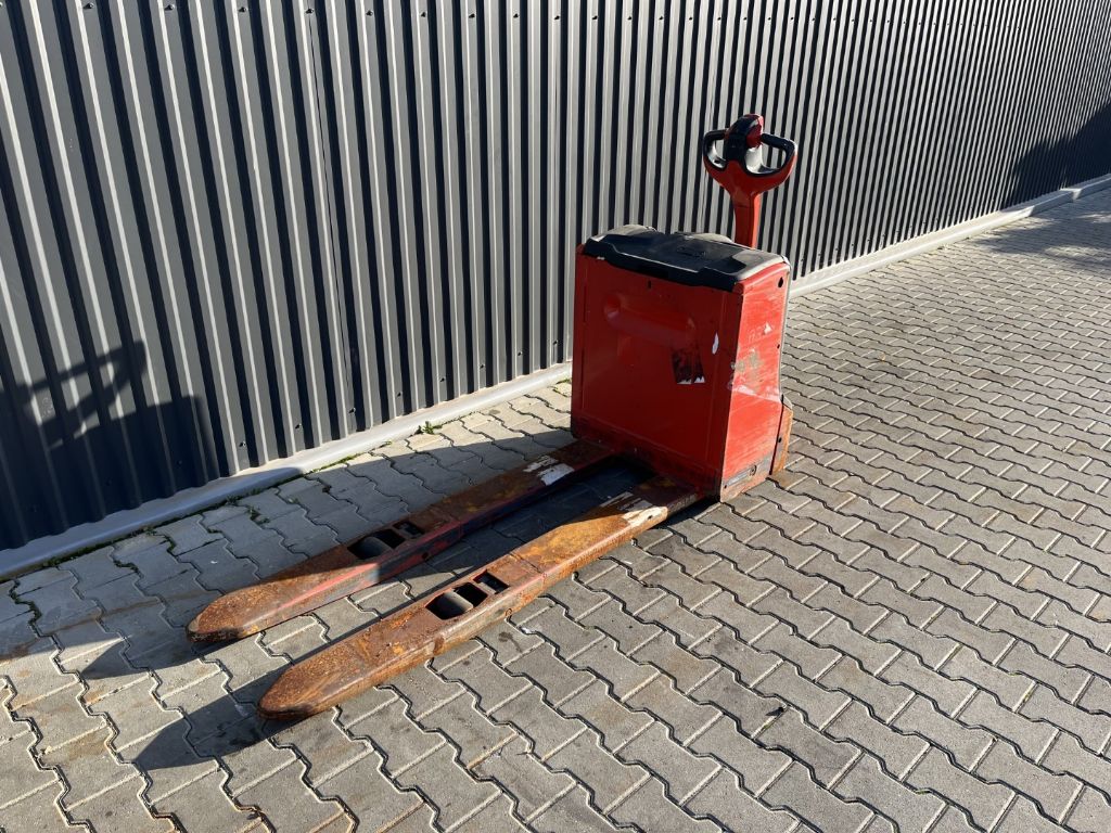 Linde T16 Electric Pallet Truck www.superlift-forklift.com