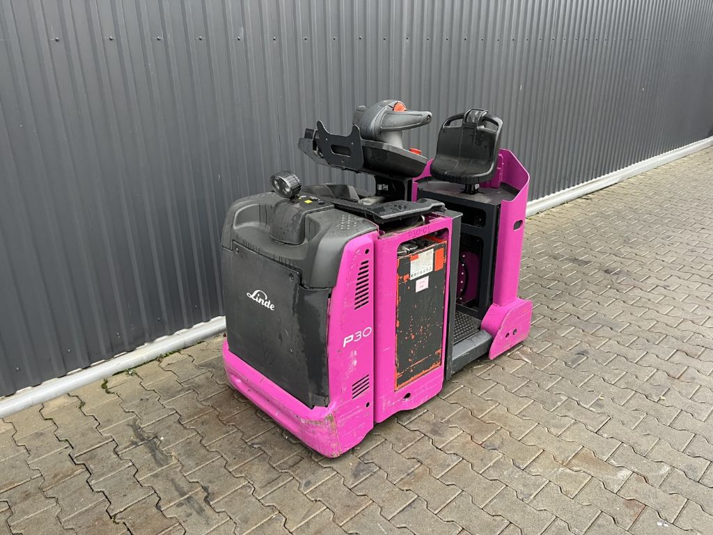 Linde P30C Tow Tractor www.superlift-forklift.com