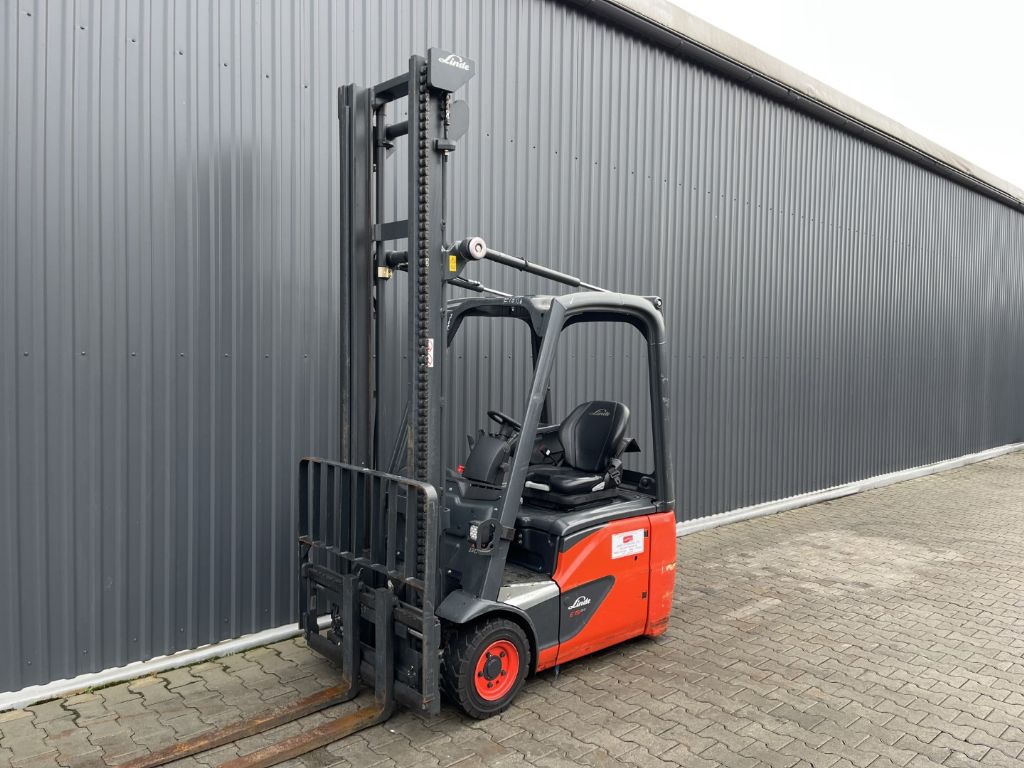 Linde E15-01 Electric 3-wheel forklift www.superlift-forklift.com