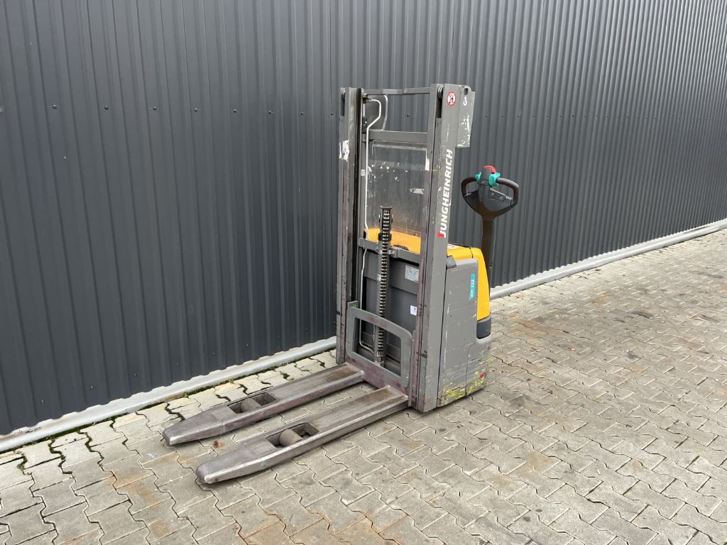 Jungheinrich EJC112 Pedestrian Stacker www.superlift-forklift.com