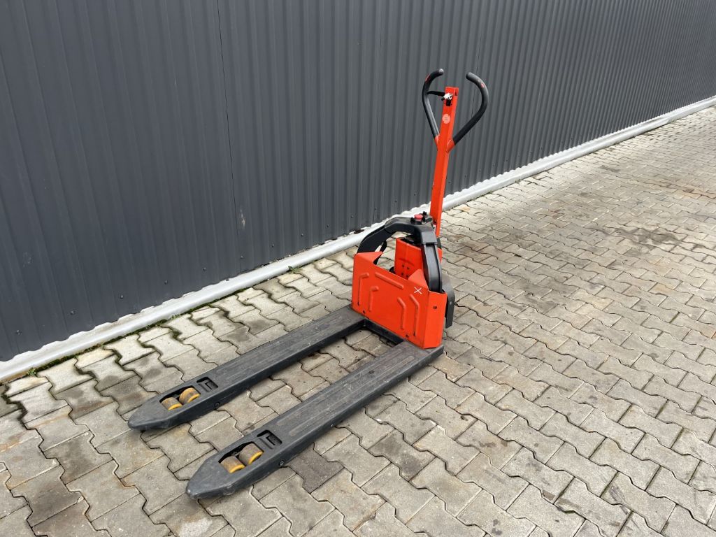 Linde MT12 Electric Pallet Truck www.superlift-forklift.com