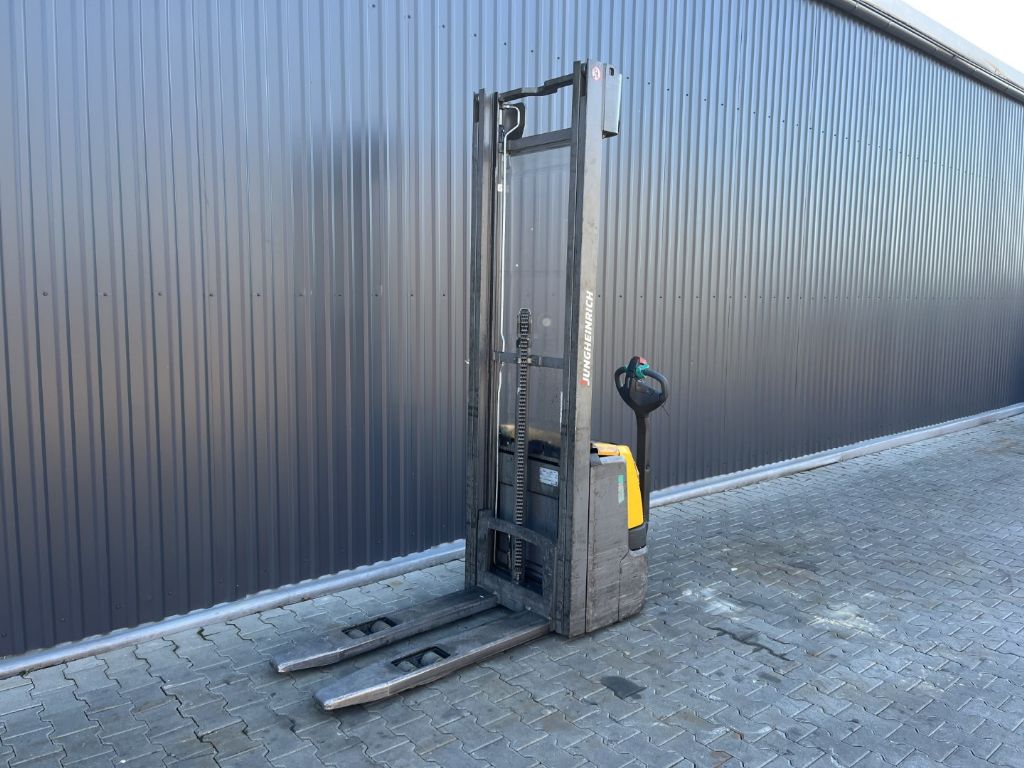 Jungheinrich EJC112 Pedestrian Stacker www.superlift-forklift.com