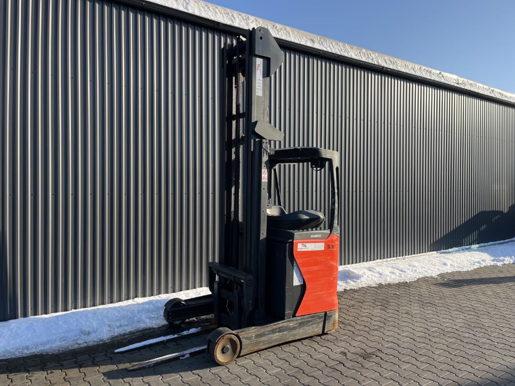 Linde R14 Reach Truck www.superlift-forklift.com