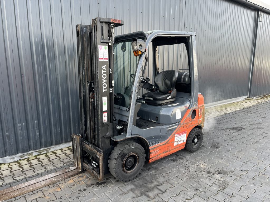 Toyota 8FGF18 LPG Forklifts www.superlift-forklift.com