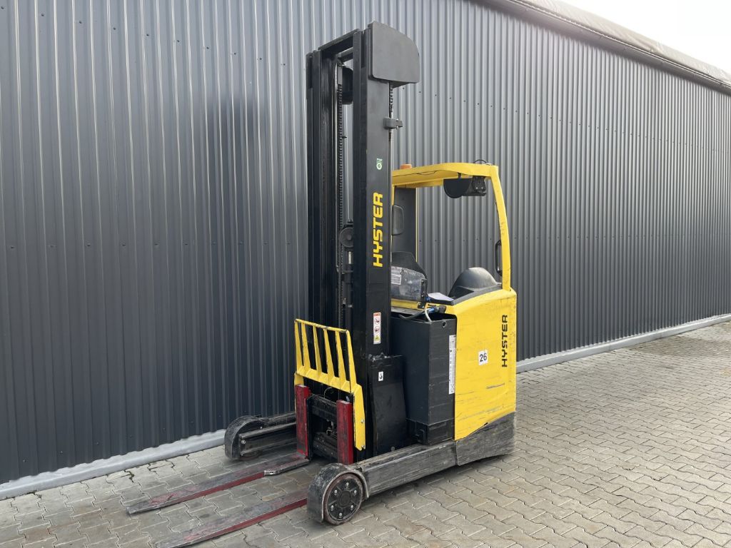 Hyster R2.0 Reach Truck www.superlift-forklift.com
