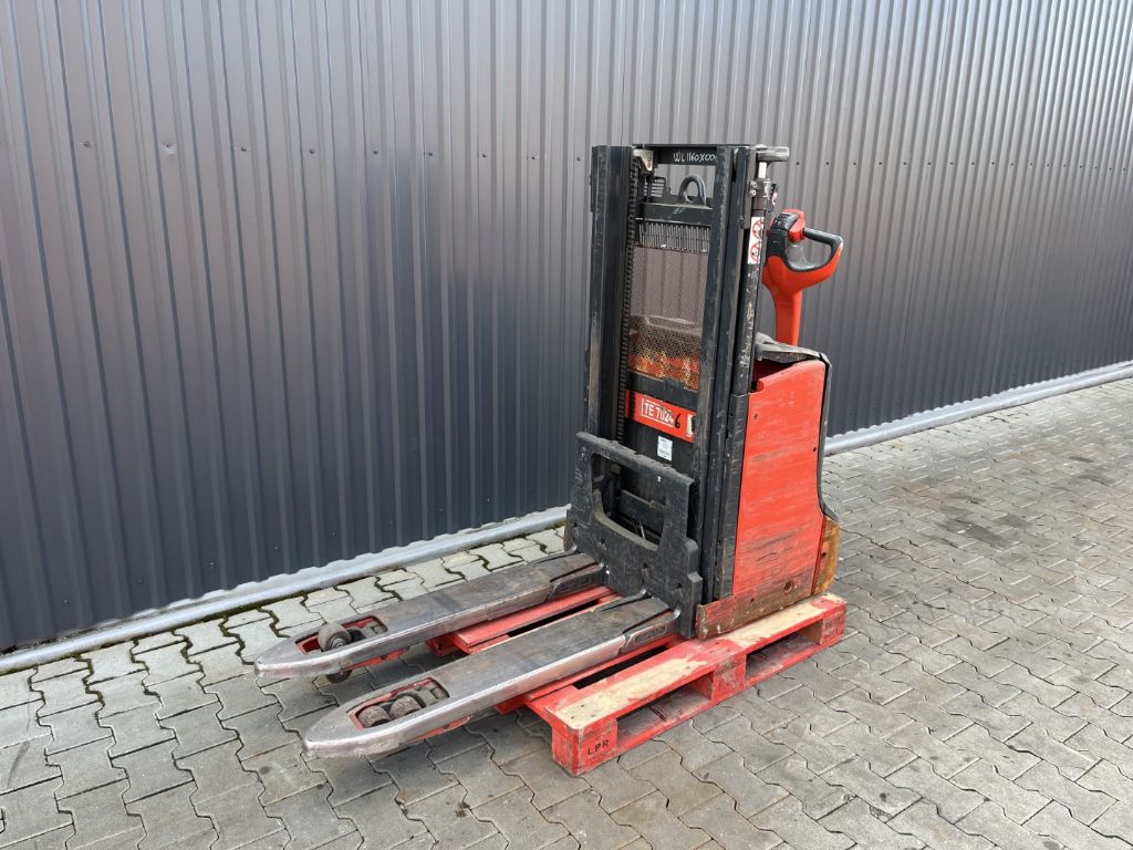 Linde D08 Pedestrian Stacker www.superlift-forklift.com