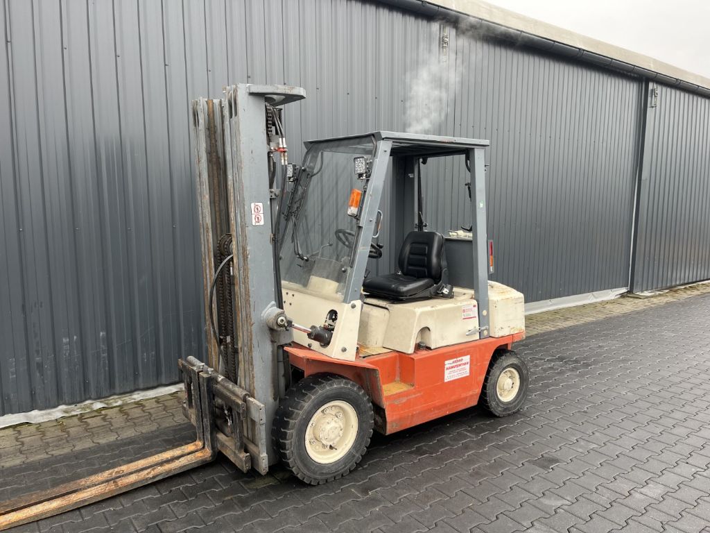 Nissan FG25 LPG Forklifts www.superlift-forklift.com