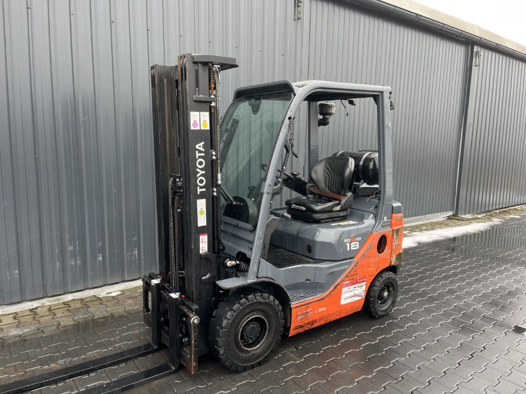 Toyota 8FGF18 LPG Forklifts www.superlift-forklift.com