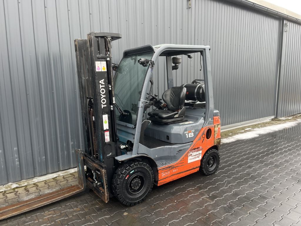 Toyota 8FGF18 LPG Forklifts www.superlift-forklift.com