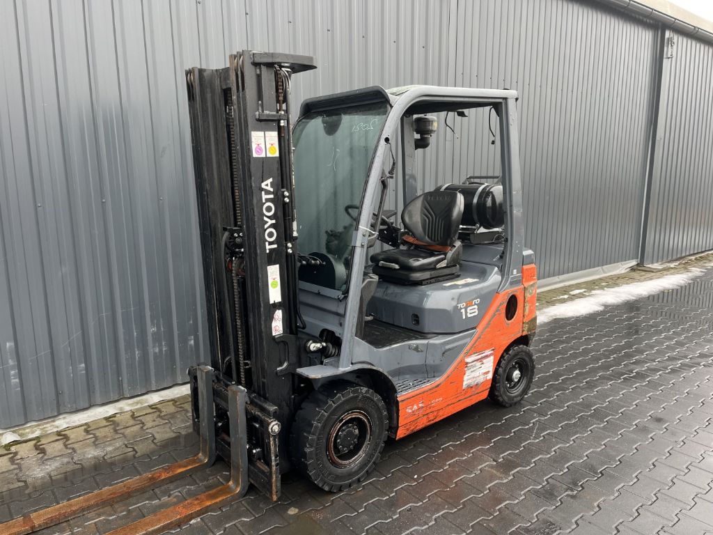 Toyota 8FGF18 LPG Forklifts www.superlift-forklift.com