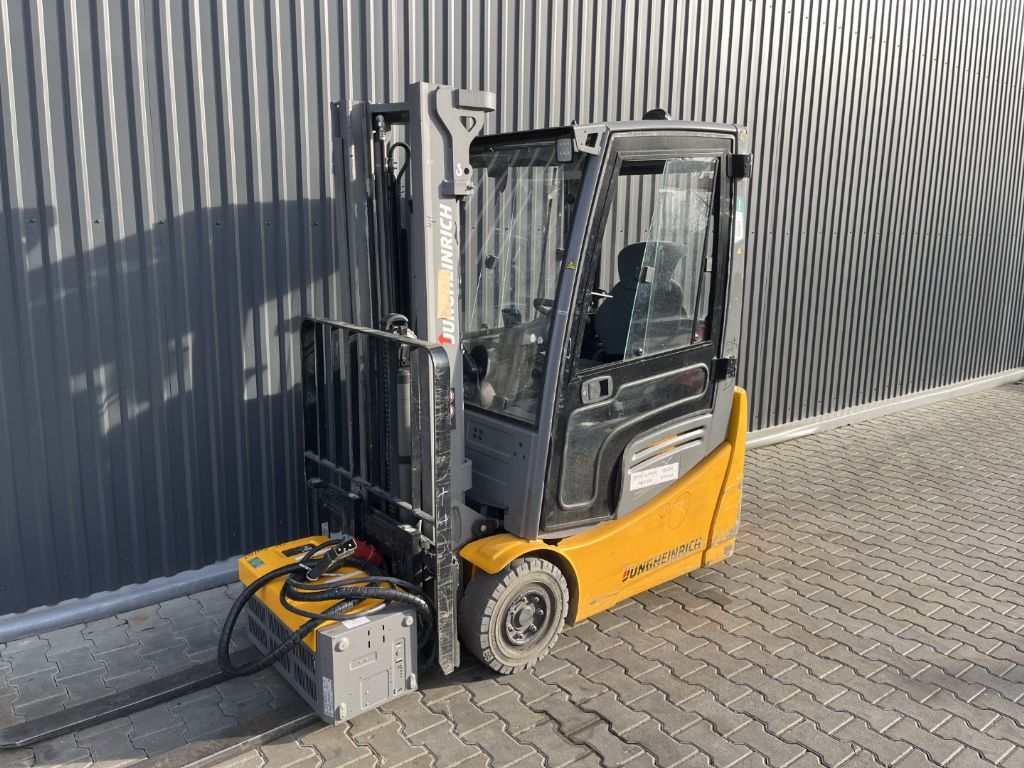 Jungheinrich EFG213 Elektryczny 3-kolowy www.superlift-forklift.com
