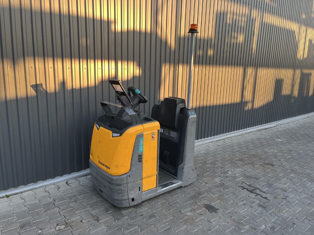 Jungheinrich EZS350 Tow Tractor www.superlift-forklift.com