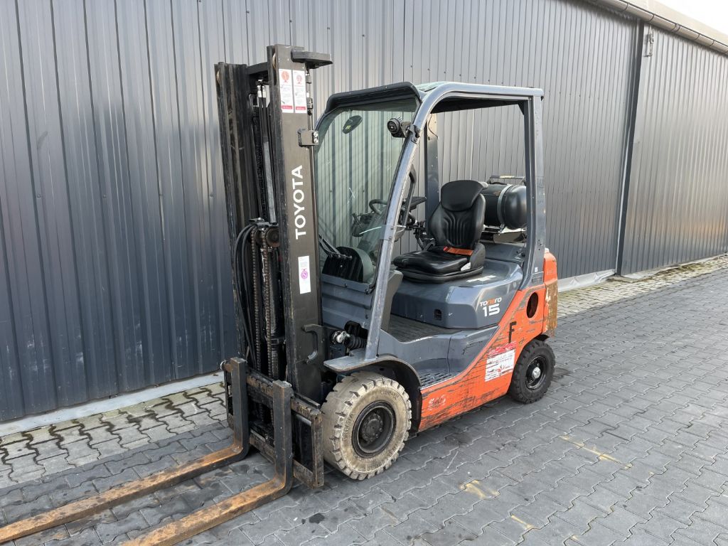Toyota 8FGF15 LPG Forklifts www.superlift-forklift.com