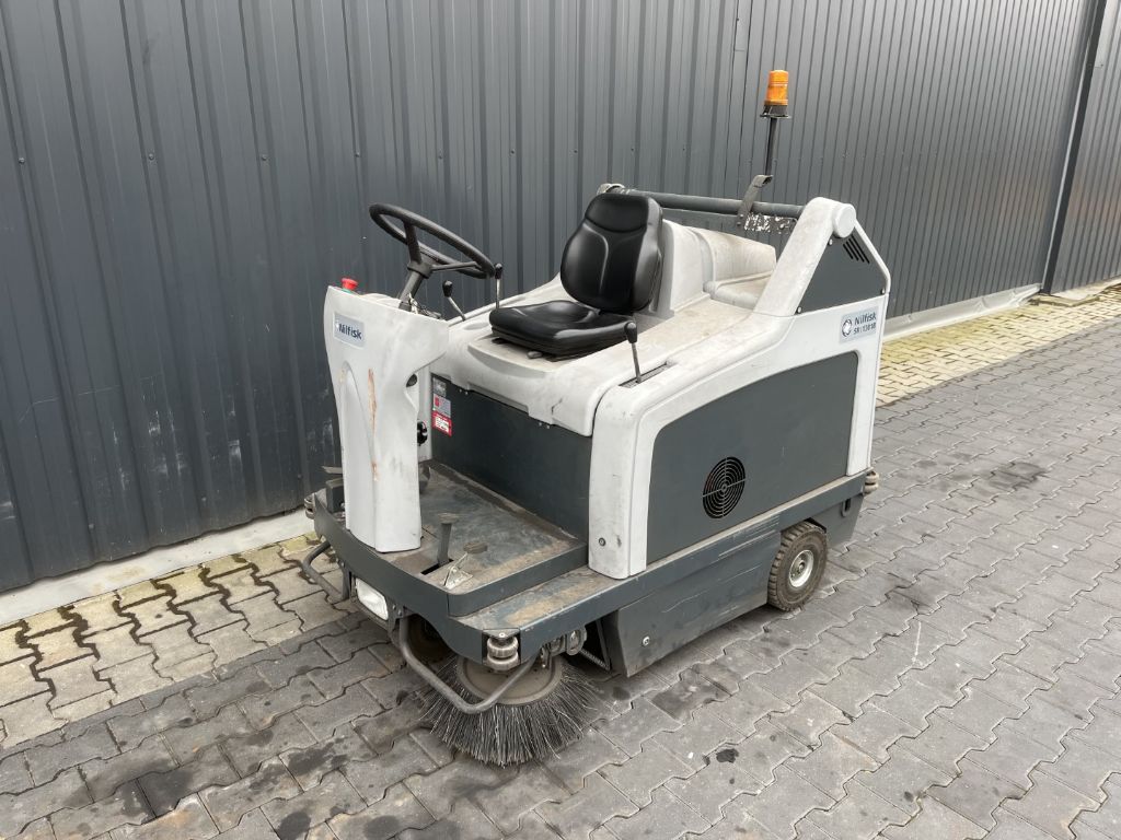 Nilfisk SR1301B Sweepers and vacuum cleaning machine www.superlift-forklift.com