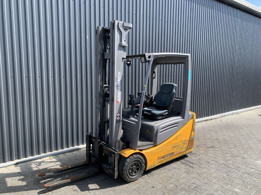 Jungheinrich EFG216 Electric 3-wheel forklift www.superlift-forklift.com