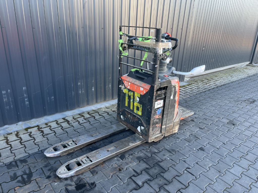 BT LPE200 Electric Pallet Truck www.superlift-forklift.com