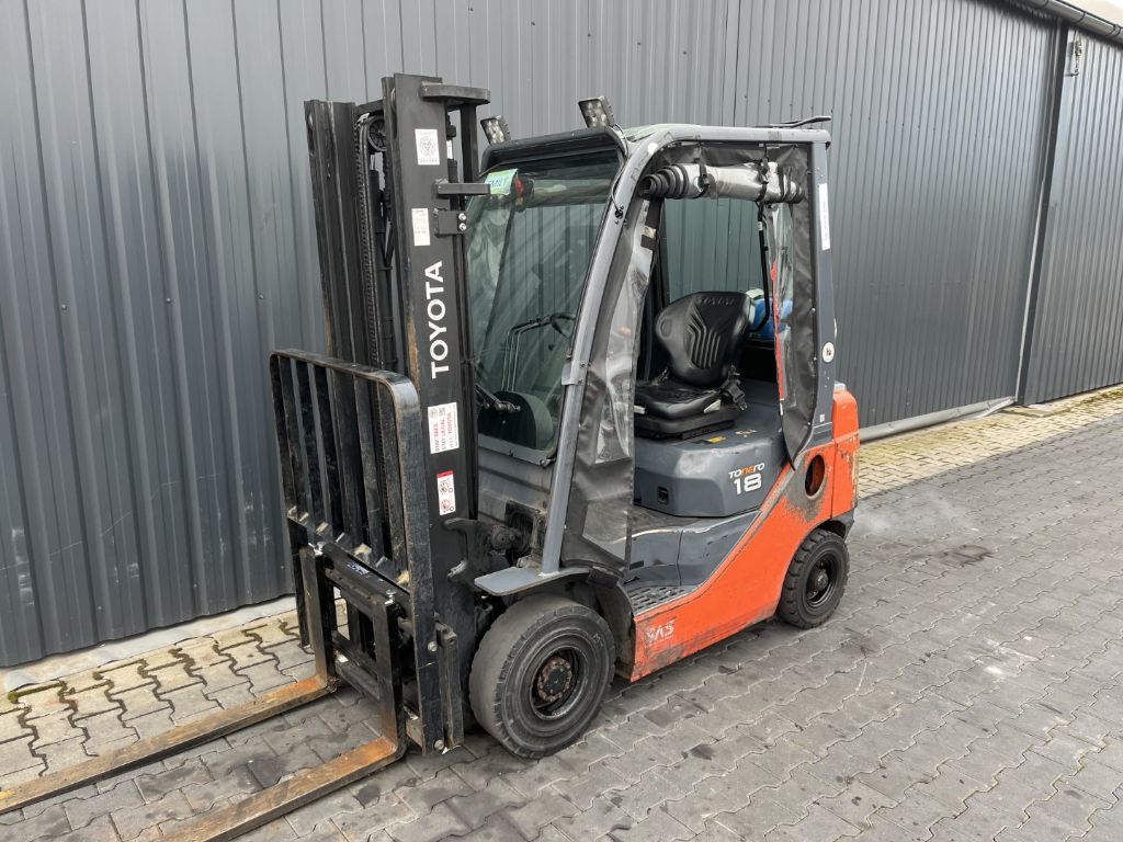 Toyota 8FGF18 LPG Forklifts www.superlift-forklift.com
