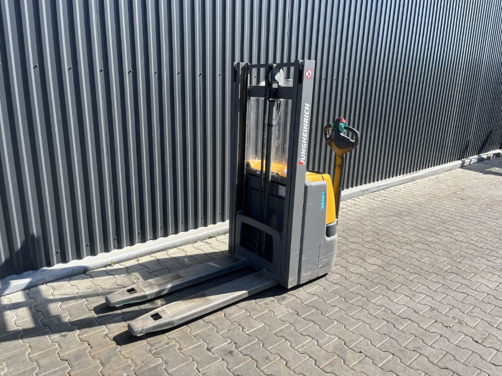 Jungheinrich EJC110 Pedestrian Stacker www.superlift-forklift.com
