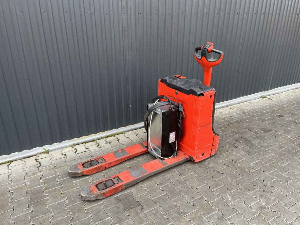 Linde T16 Electric Pallet Truck www.superlift-forklift.com