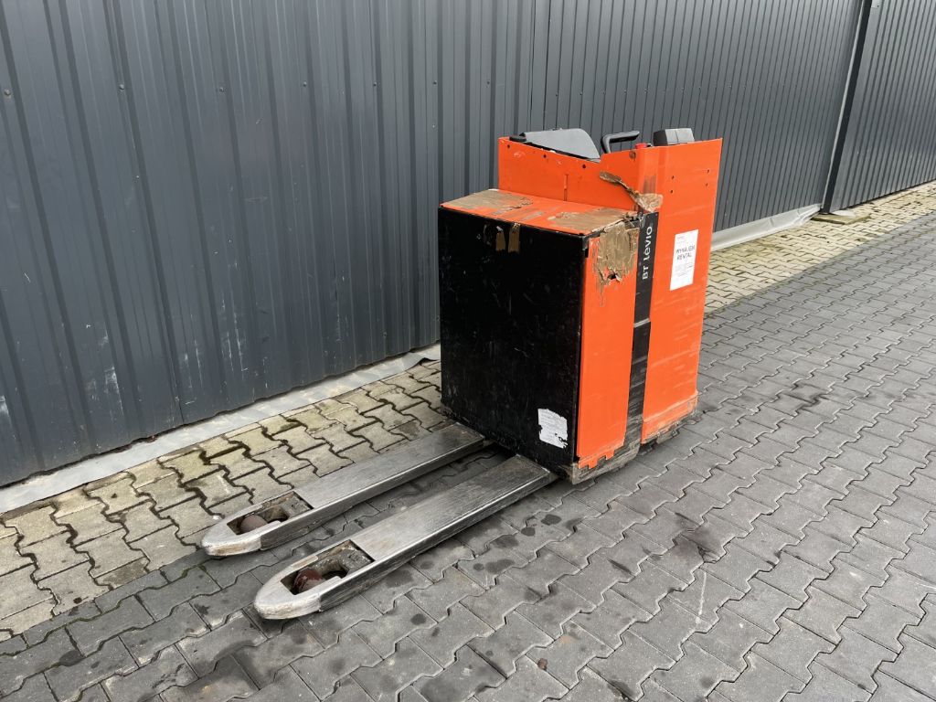 BT LSE200 Electric Pallet Truck www.superlift-forklift.com