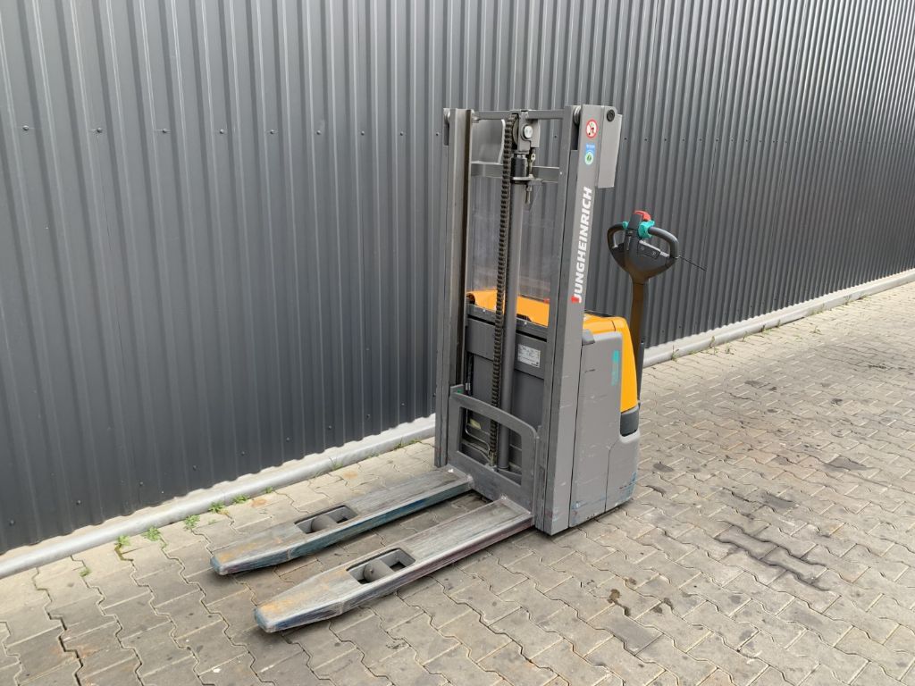 Jungheinrich EJC112 High Lift stacker www.superlift-forklift.com