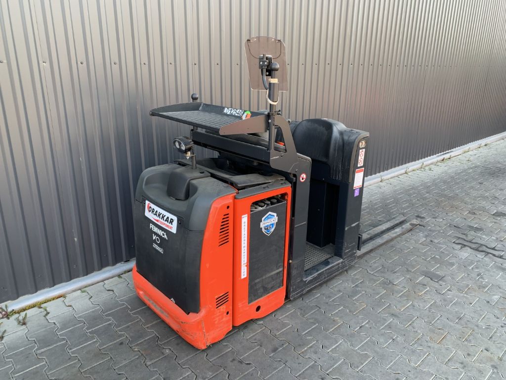 Linde V08 Low Level Order Picker www.superlift-forklift.com