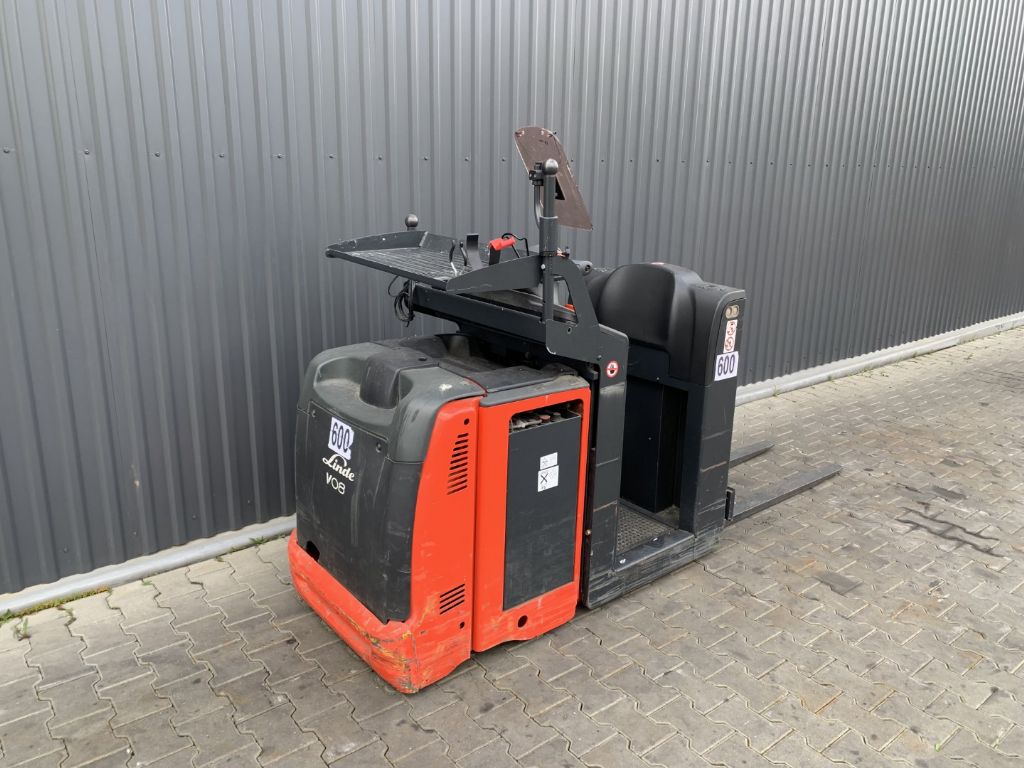 Linde V08 Low Level Order Picker www.superlift-forklift.com