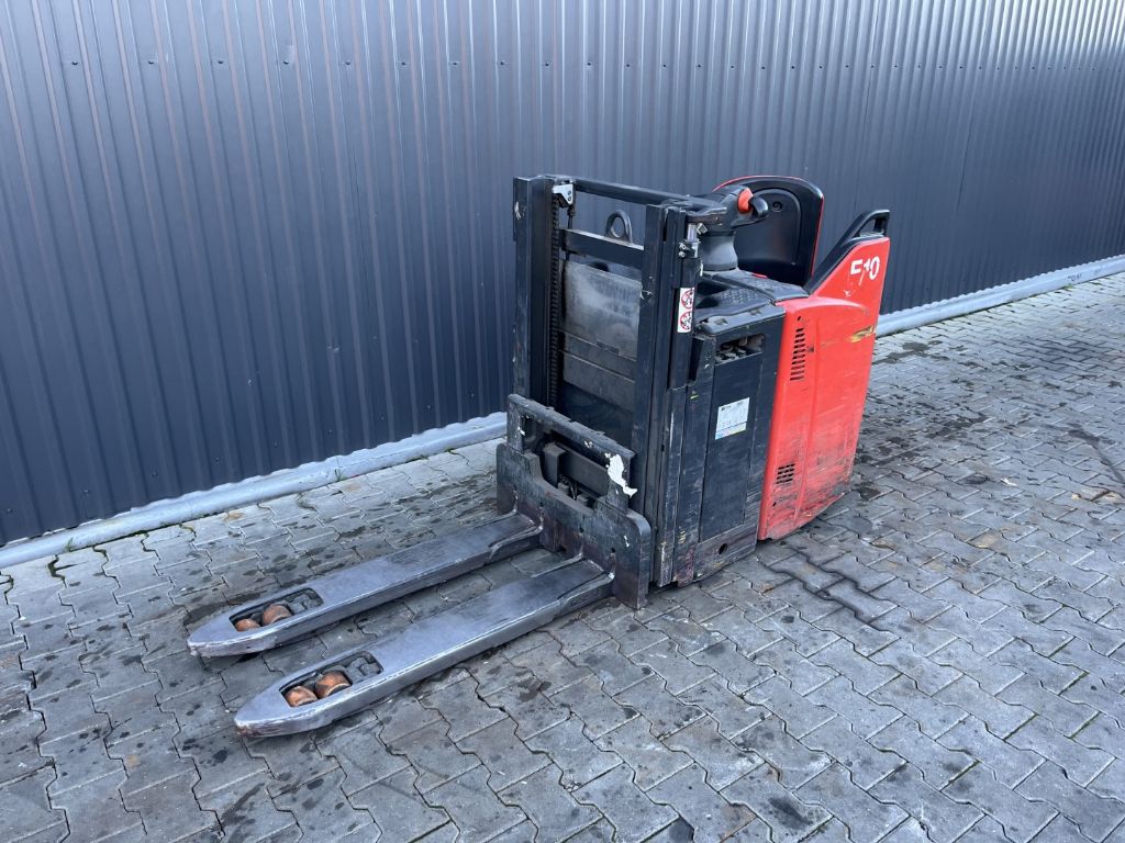 Linde D12HPSP Fahrerstandstapler www.superlift-forklift.com