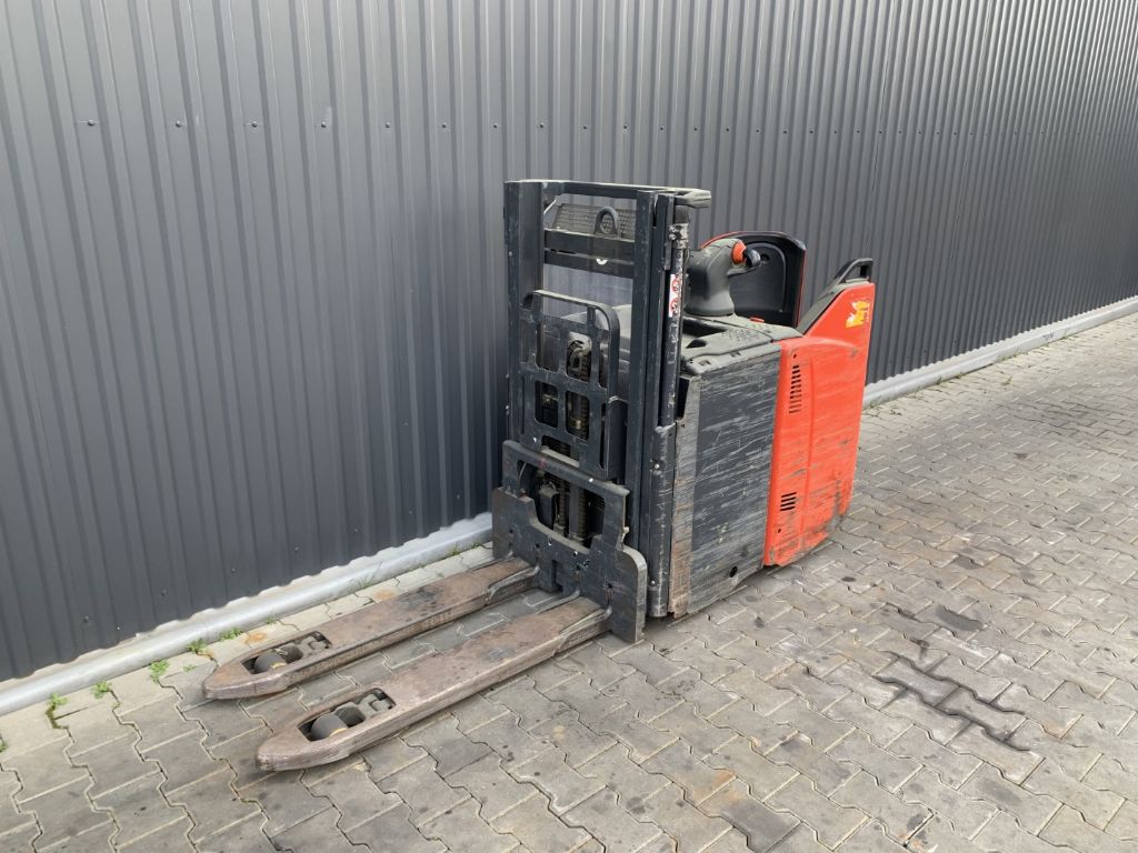 Linde D12SP Electric Pallet Truck www.superlift-forklift.com