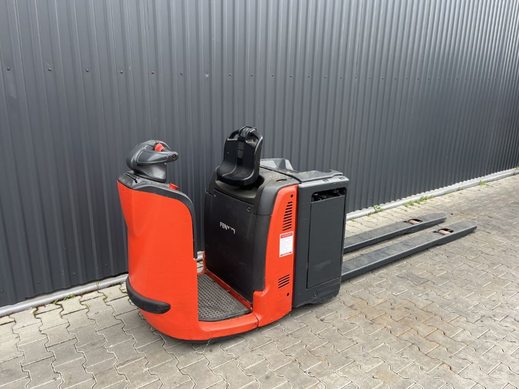 Linde N20 Low Level Order Picker www.superlift-forklift.com