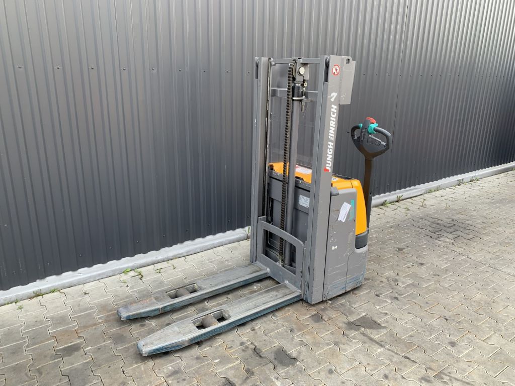 Jungheinrich EJC112 High Lift stacker www.superlift-forklift.com