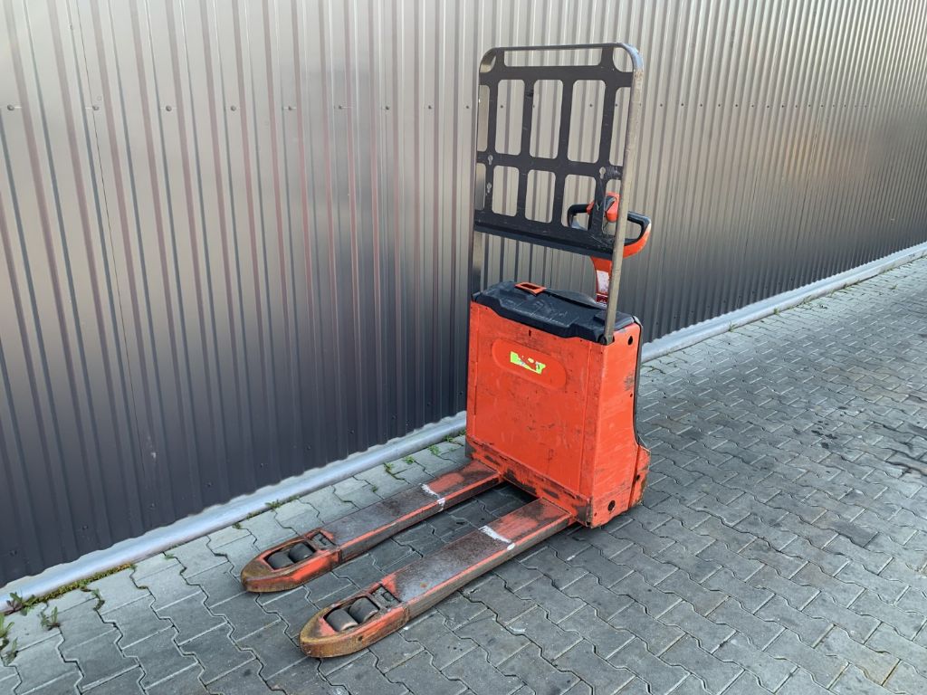 Linde T16 Electric Pallet Truck www.superlift-forklift.com