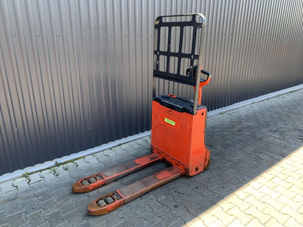 Linde T16 Electric Pallet Truck www.superlift-forklift.com