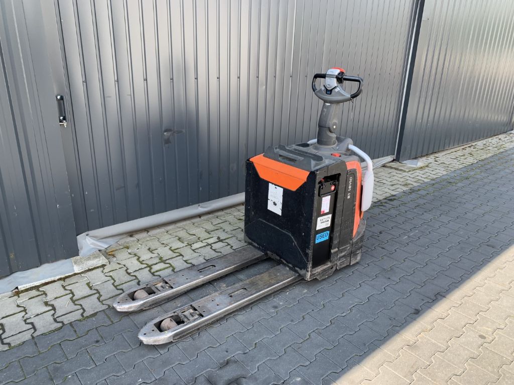 BT LPE200 Electric Pallet Truck www.superlift-forklift.com