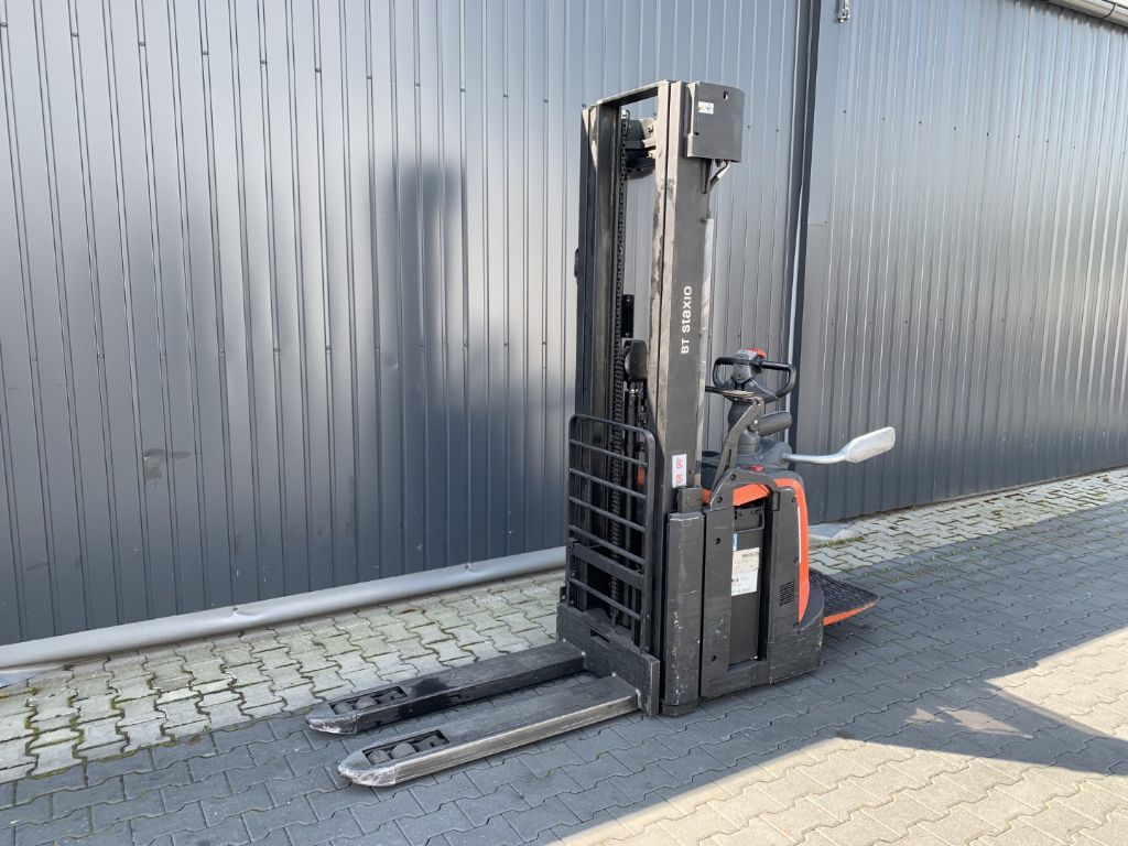 BT SPE160L High Lift stacker www.superlift-forklift.com