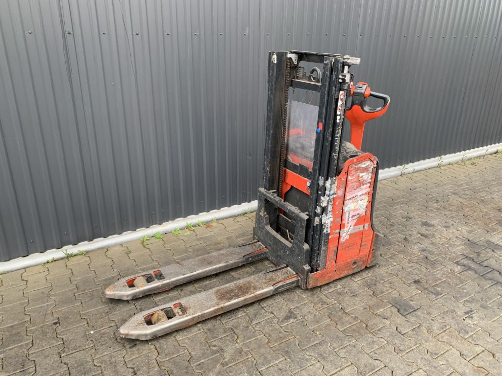 Linde D08 Electric Pallet Truck www.superlift-forklift.com