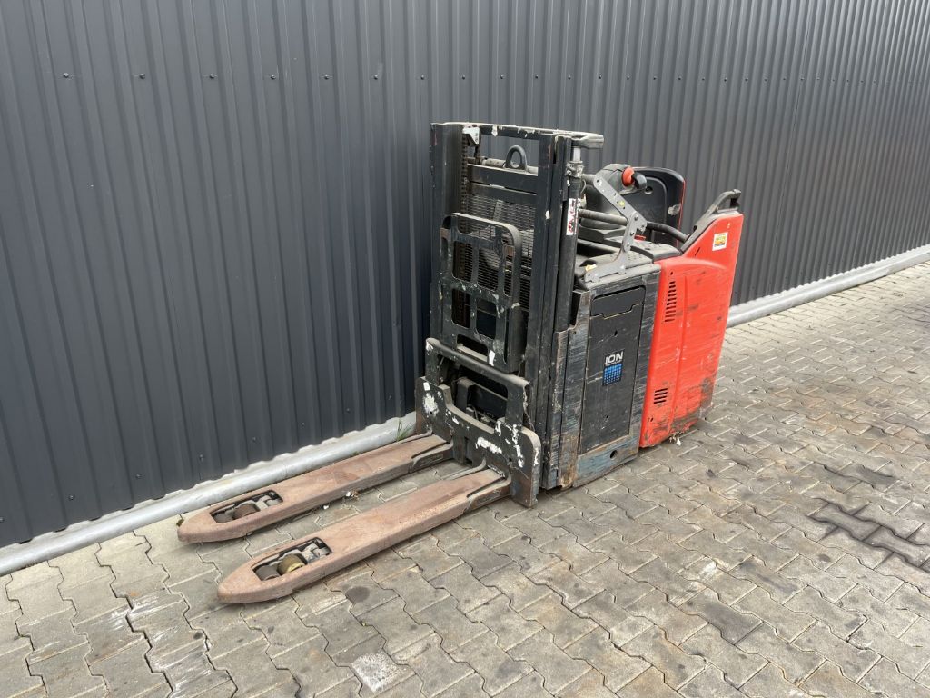Linde D12HPSP Stand-on stacker www.superlift-forklift.com