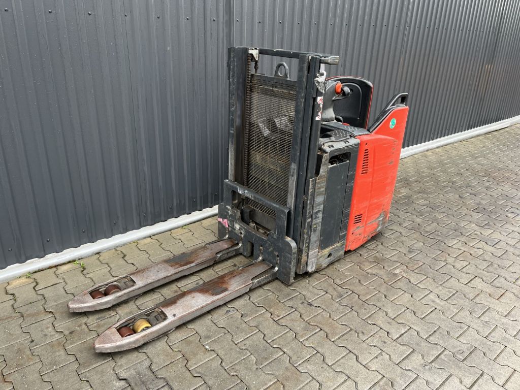 Linde D12HPSP Fahrerstandstapler www.superlift-forklift.com